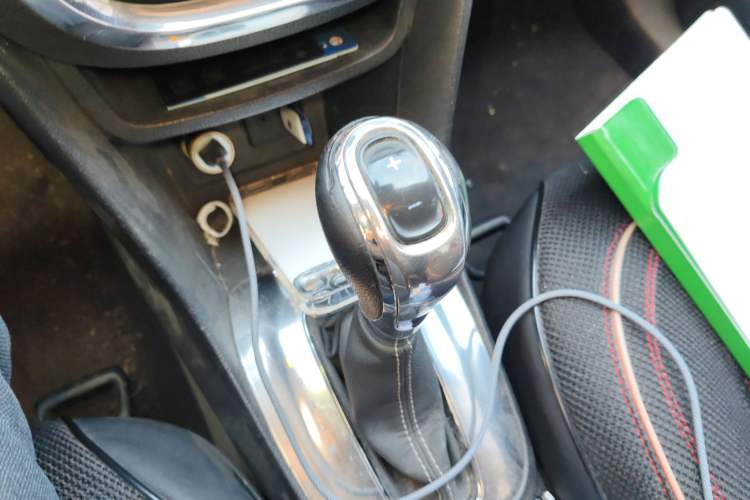 Used Buick Encore 2013 1.4T Automatic Two-Wheel Drive Elite Model Gear Lever