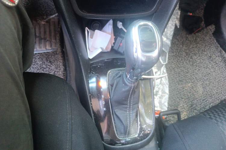 Used Buick Encore 2013 1.4T Automatic Two-Wheel Drive Elite Model Gear Lever