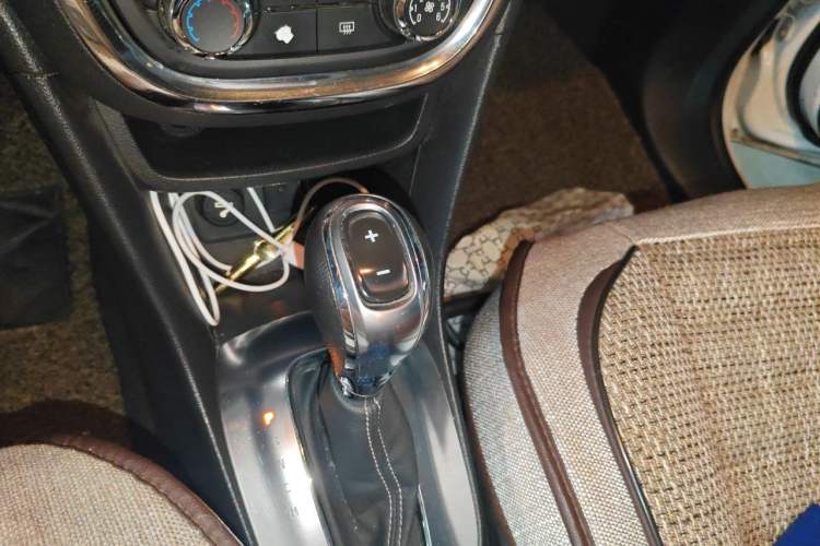 Used Buick Encore 2013 1.4T Automatic Two-Wheel Drive Elite Model Gear Lever