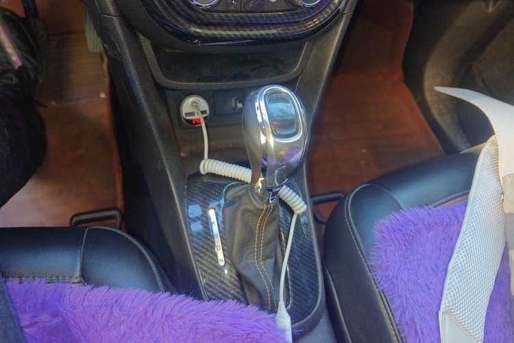 Used Buick Encore 2013 1.4T Automatic All-Wheel Drive Flagship Edition Gear Lever