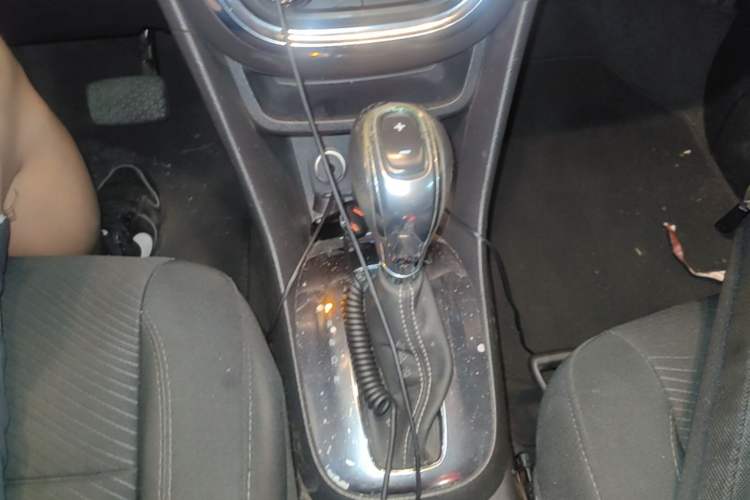 Used Buick Encore 2013 1.4T Automatic Two-Wheel Drive Elite Model Gear Lever