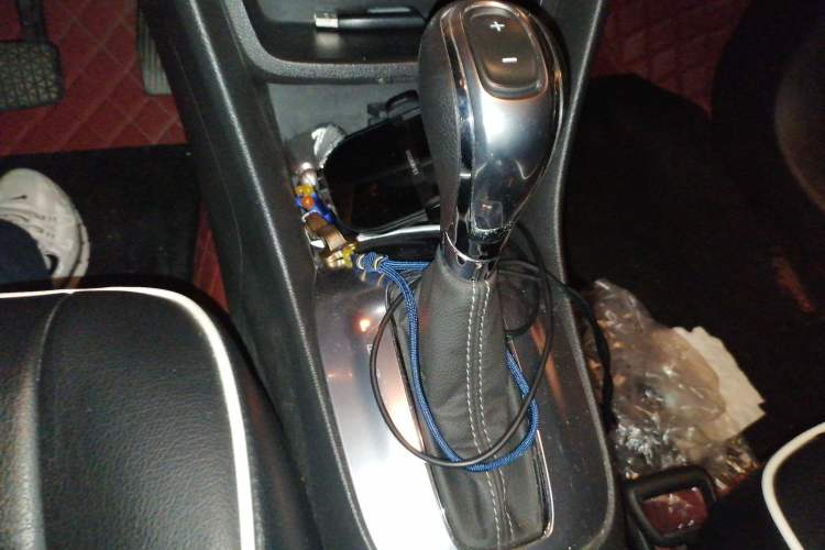 Used Buick Encore 2013 1.4T Automatic Two-Wheel Drive Elite Model Gear Lever