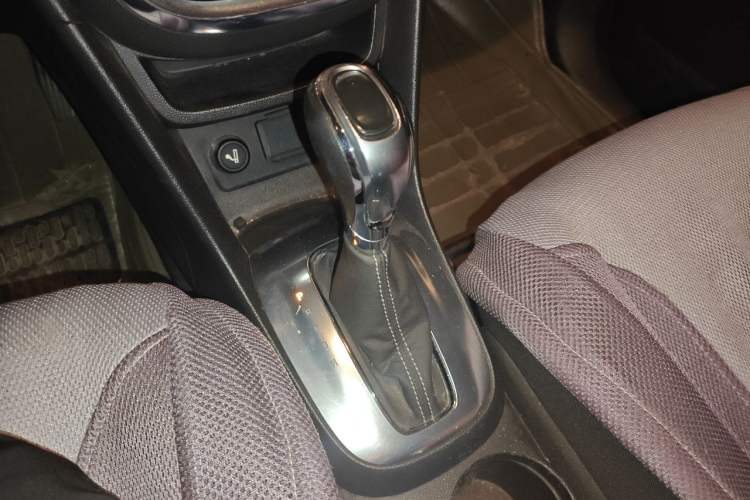 Used Buick Encore 2013 1.4T Automatic Two-Wheel Drive Elite Model Gear Lever