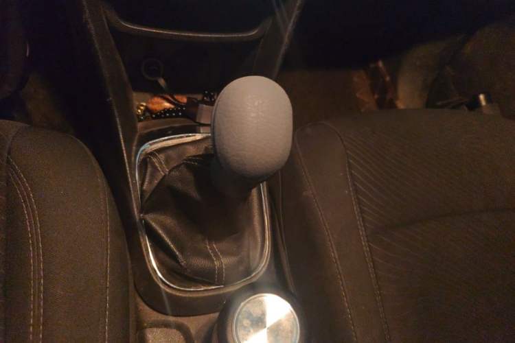 Used Buick Encore 2013 1.4T Manual Two-Wheel Drive Entry Model Gear Lever