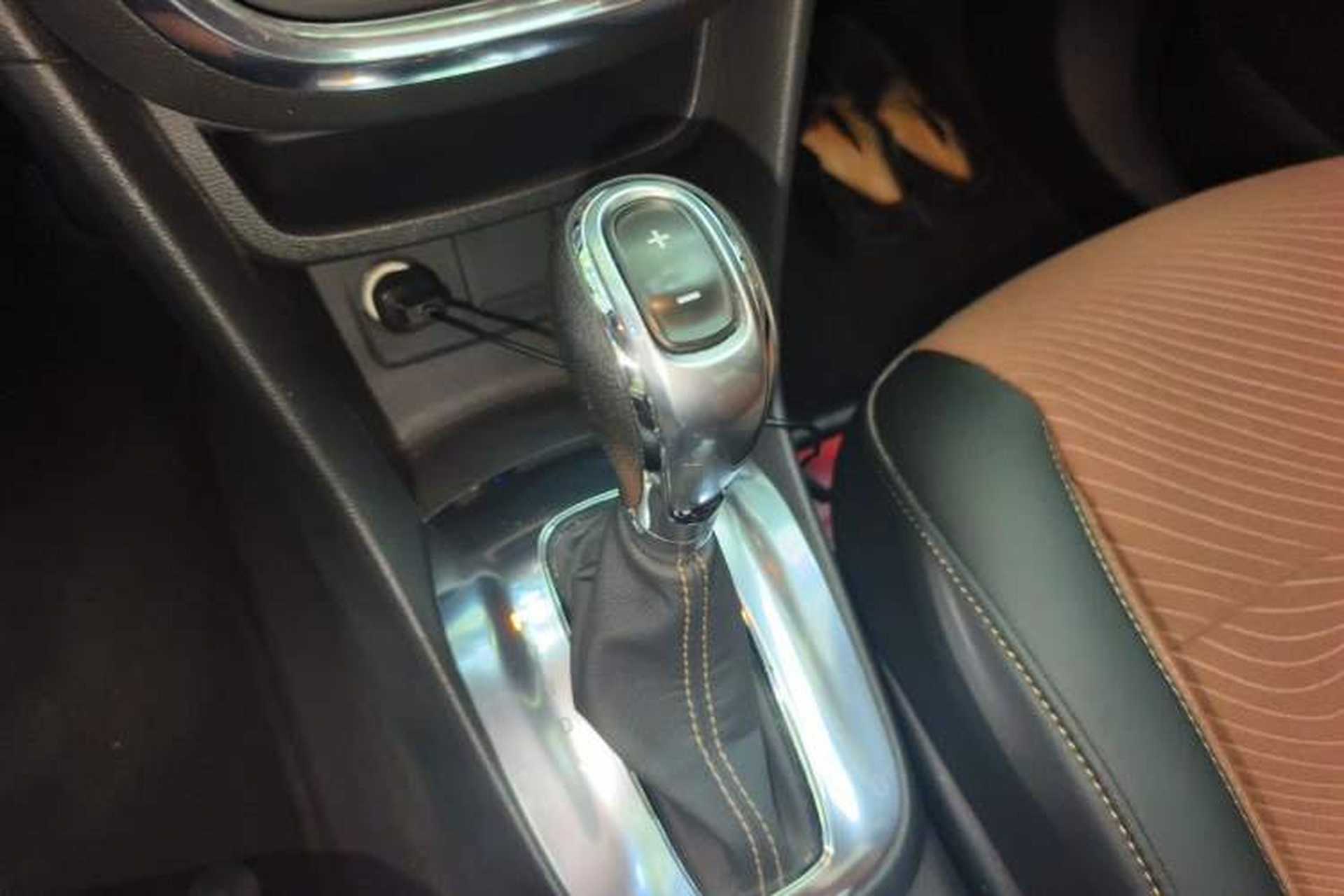 Used Buick Encore 2013 1.4T Automatic Two-Wheel Drive Leading Model Gear Lever