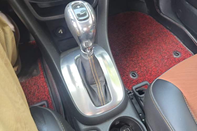 Used Buick Encore 2013 1.4T Automatic Two-Wheel Drive Leading Model Gear Lever