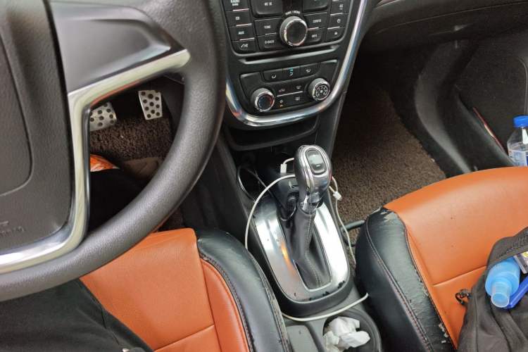 Used Buick Encore 2013 1.4T Automatic Two-Wheel Drive Elite Model Gear Lever