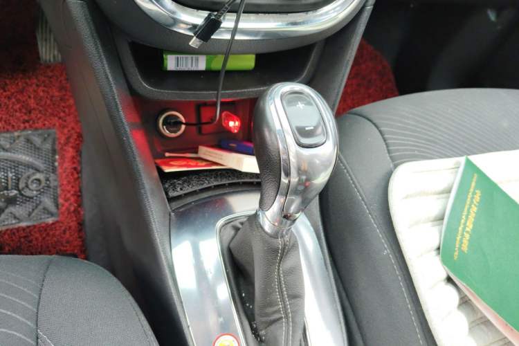 Used Buick Encore 2013 1.4T Automatic Two-Wheel Drive Elite Model Gear Lever