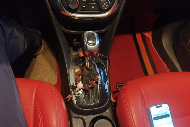 Used Buick Encore 2013 1.4T Automatic Two-Wheel Drive Elite Model Gear Lever