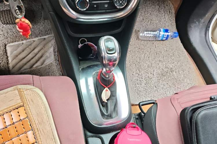 Used Buick Encore 2013 1.4T Automatic Two-Wheel Drive Elite Model Gear Lever