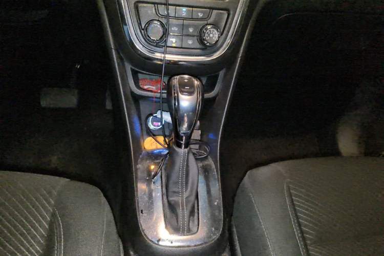 Used Buick Encore 2013 1.4T Automatic Two-Wheel Drive Elite Model Gear Lever