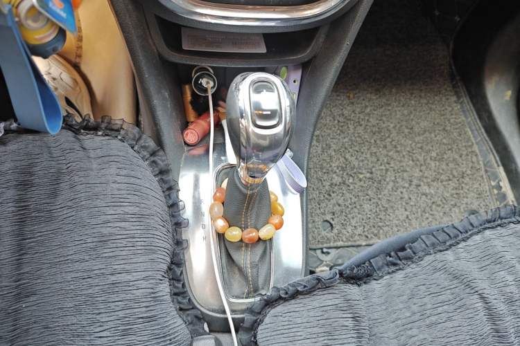 Used Buick Encore 2013 1.4T Automatic Two-Wheel Drive Leading Model Gear Lever
