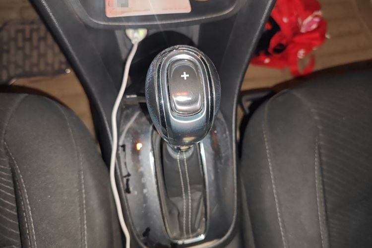 Used Buick Encore 2013 1.4T Automatic Two-Wheel Drive Elite Model Gear Lever