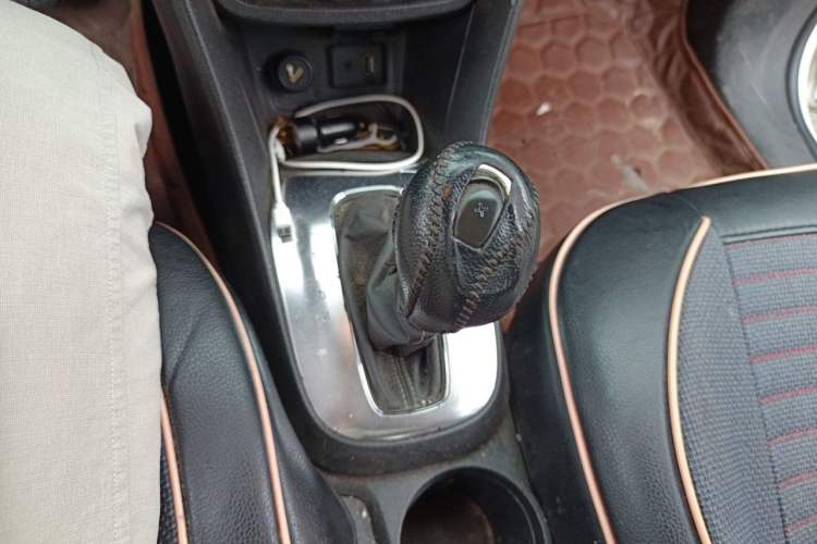 Used Buick Encore 2013 1.4T Automatic Two-Wheel Drive Elite Model Gear Lever