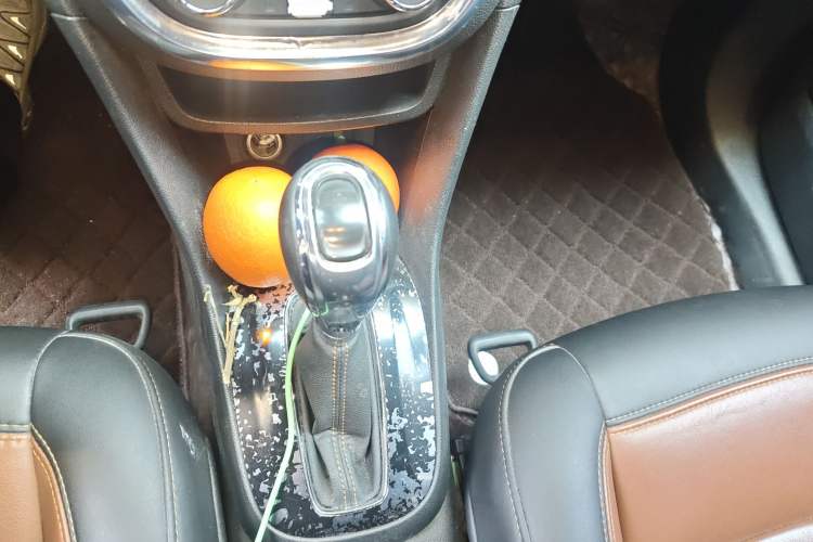 Used Buick Encore 2013 1.4T Automatic All-Wheel Drive Flagship Edition Gear Lever