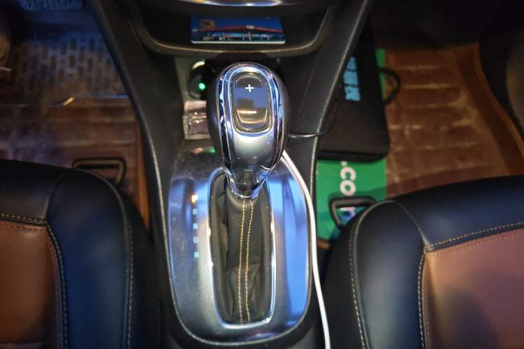 Used Buick Encore 2013 1.4T Automatic All-Wheel Drive Flagship Edition Gear Lever