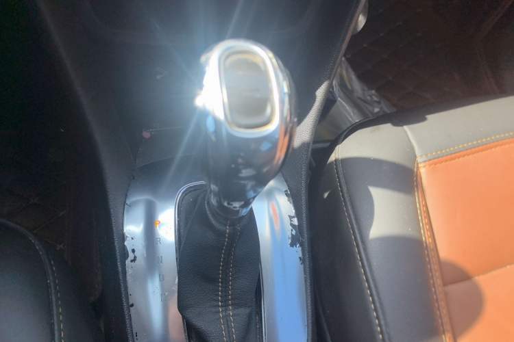 Used Buick Encore 2013 1.4T Automatic All-Wheel Drive Flagship Edition Gear Lever