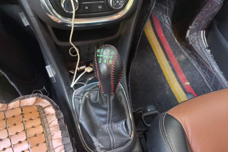 Used Buick Encore 2013 1.4T Manual Two-Wheel Drive Entry Model Gear Lever