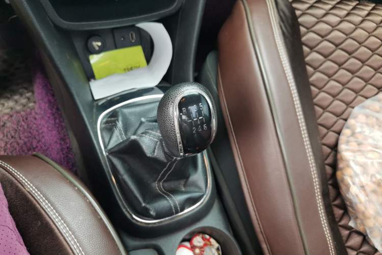 Used Buick Encore 2013 1.4T Manual Two-Wheel Drive Entry Model Gear Lever