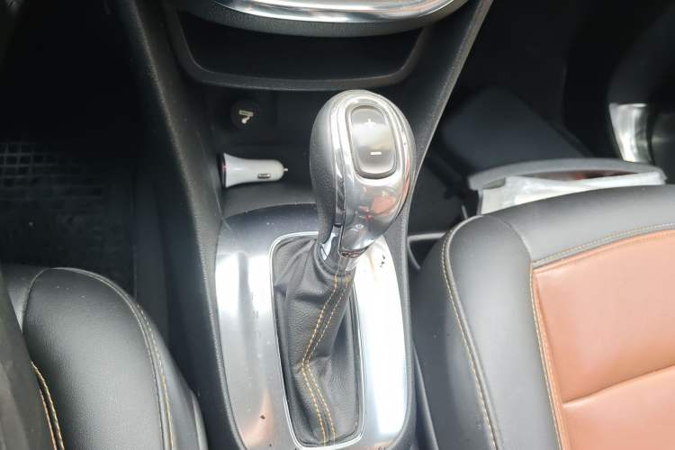 Used Buick Encore 2013 1.4T Automatic All-Wheel Drive Flagship Edition Gear Lever