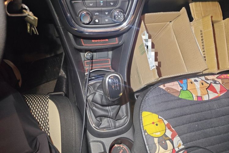 Used Buick Encore 2013 1.4T Manual Two-Wheel Drive Entry Model Gear Lever