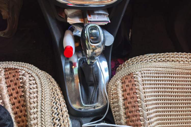 Used Buick Encore 2013 1.4T Automatic All-Wheel Drive Flagship Edition Gear Lever