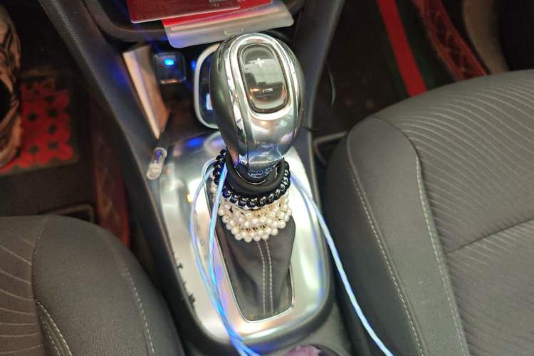 Used Buick Encore 2013 1.4T Automatic Two-Wheel Drive Elite Model Gear Lever