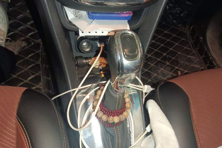 Used Buick Encore 2013 1.4T Automatic Two-Wheel Drive Leading Model Gear Lever