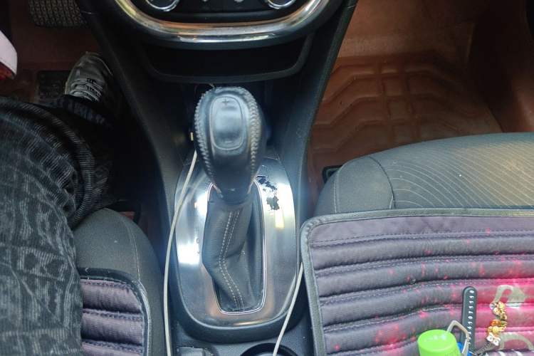 Used Buick Encore 2013 1.4T Automatic Two-Wheel Drive Elite Model Gear Lever