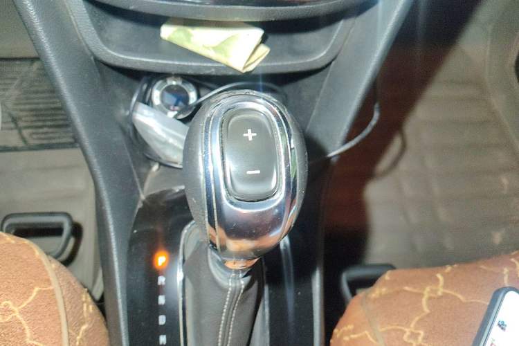 Used Buick Encore 2013 1.4T Automatic Two-Wheel Drive Elite Model Gear Lever