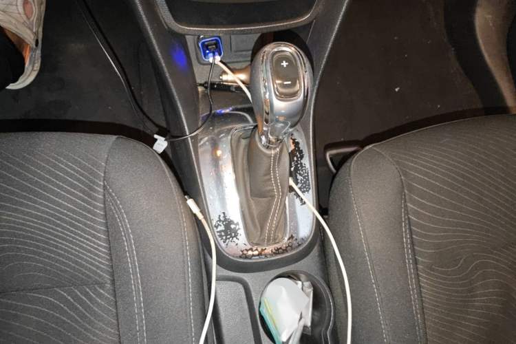 Used Buick Encore 2013 1.4T Automatic Two-Wheel Drive Elite Model Gear Lever