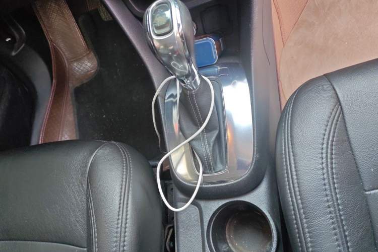 Used Buick Encore 2013 1.4T Automatic Two-Wheel Drive Elite Model Gear Lever