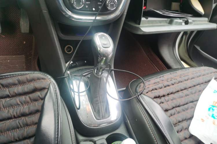 Used Buick Encore 2013 1.4T Automatic All-Wheel Drive Flagship Edition Gear Lever