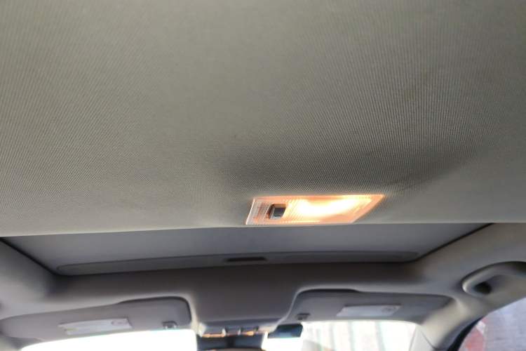 Used Buick Encore 2013 1.4T Automatic Two-Wheel Drive Elite Model Headliner