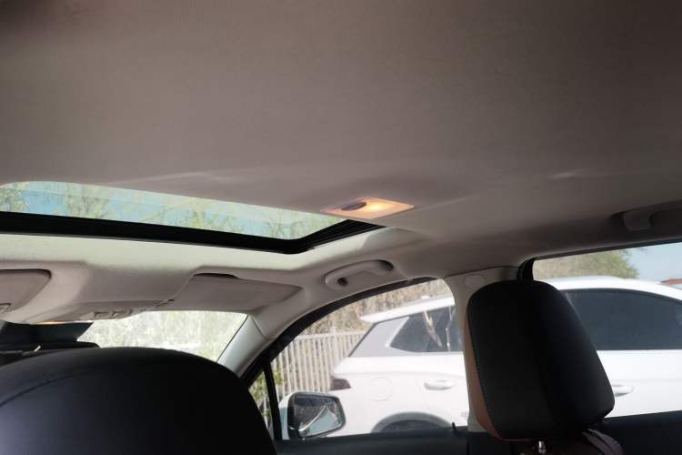 Used Buick Encore 2013 1.4T Automatic Two-Wheel Drive Leading Model Headliner