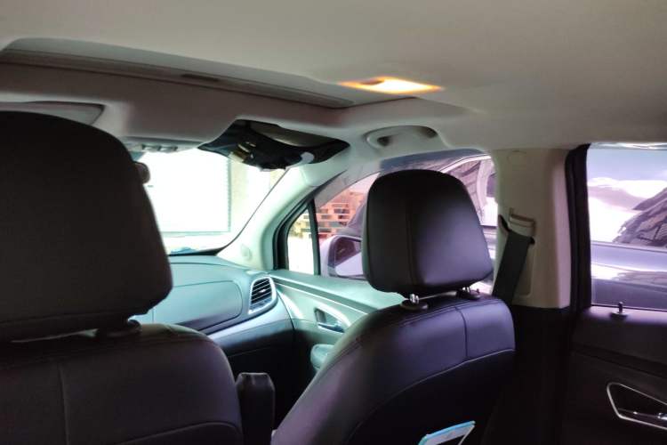 Used Buick Encore 2013 1.4T Automatic Two-Wheel Drive Elite Model Headliner