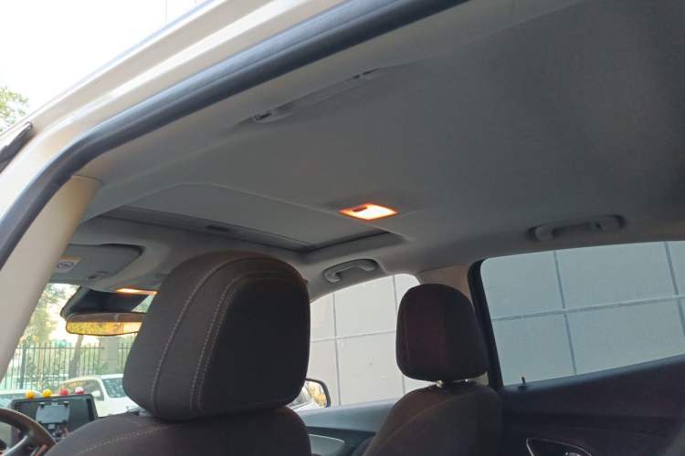 Used Buick Encore 2013 1.4T Automatic Two-Wheel Drive Elite Model Headliner