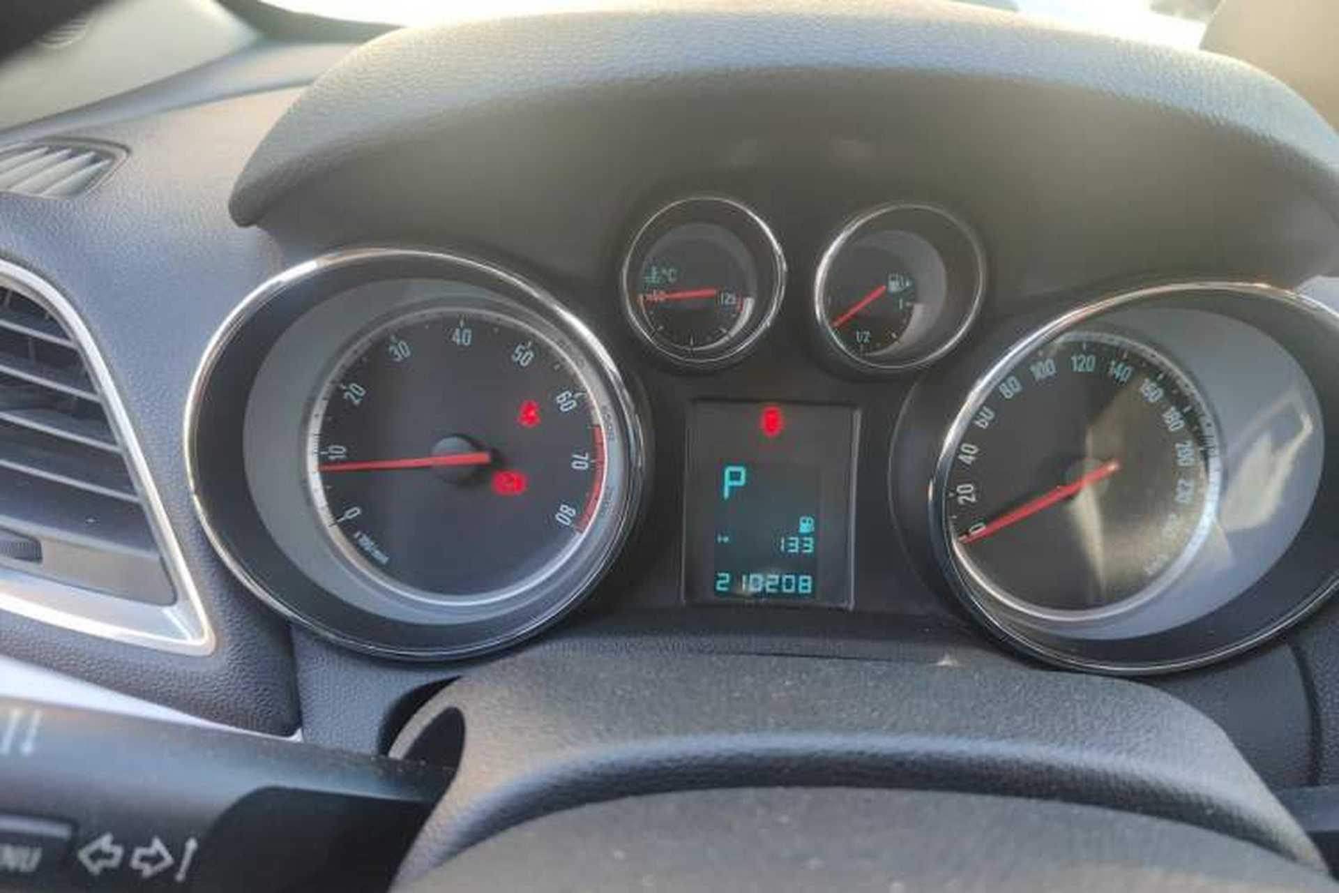 Used Buick Encore 2013 1.4T Automatic Two-Wheel Drive Elite Model Instrument Cluster