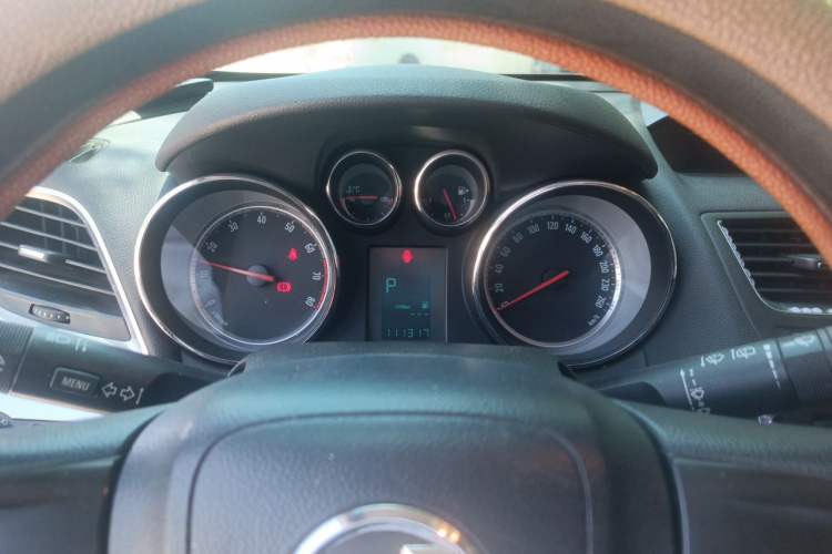 Used Buick Encore 2013 1.4T Automatic Two-Wheel Drive Elite Model Instrument Cluster
