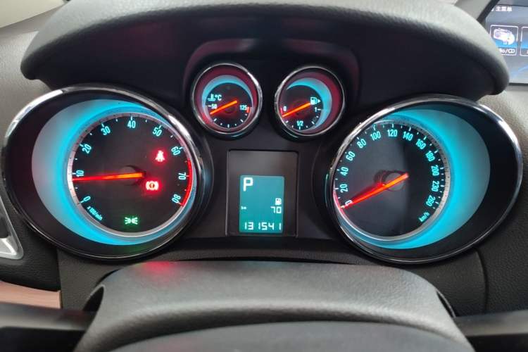 Used Buick Encore 2013 1.4T Automatic Two-Wheel Drive Leading Model Instrument Cluster