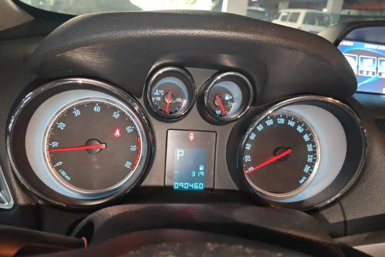 Used Buick Encore 2013 1.4T Automatic Two-Wheel Drive Elite Model Instrument Cluster