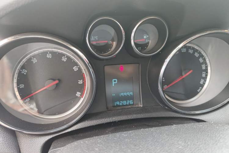 Used Buick Encore 2013 1.4T Automatic Two-Wheel Drive Elite Model Instrument Cluster