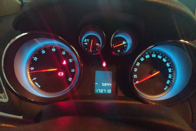 Used Buick Encore 2013 1.4T Manual Two-Wheel Drive Entry Model Instrument Cluster