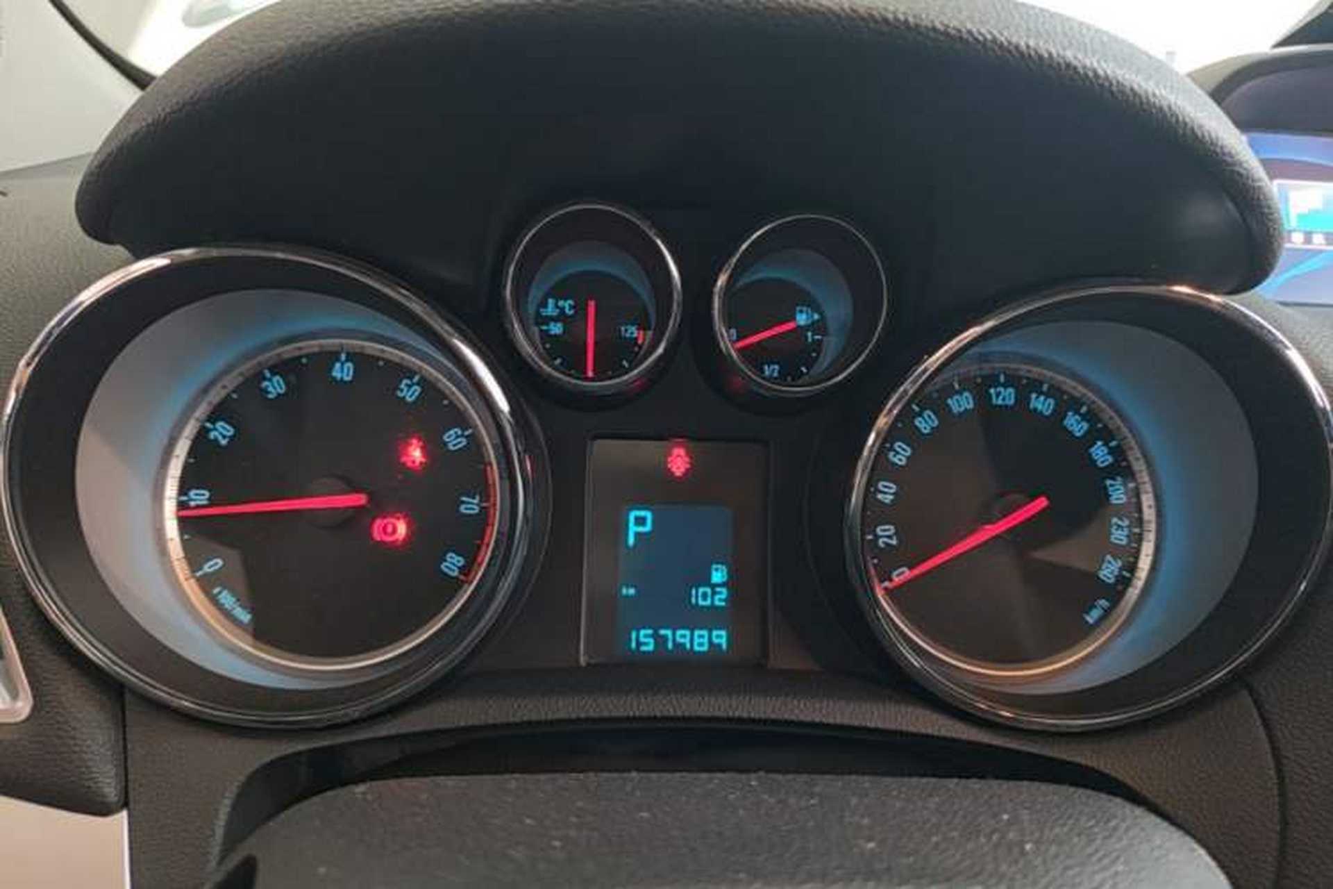 Used Buick Encore 2013 1.4T Automatic Two-Wheel Drive Elite Model Instrument Cluster