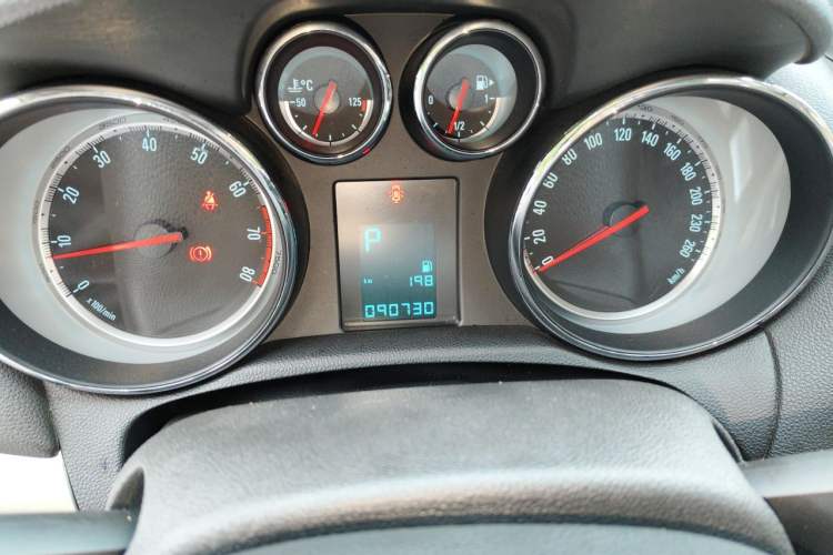 Used Buick Encore 2013 1.4T Automatic Two-Wheel Drive Elite Model Instrument Cluster