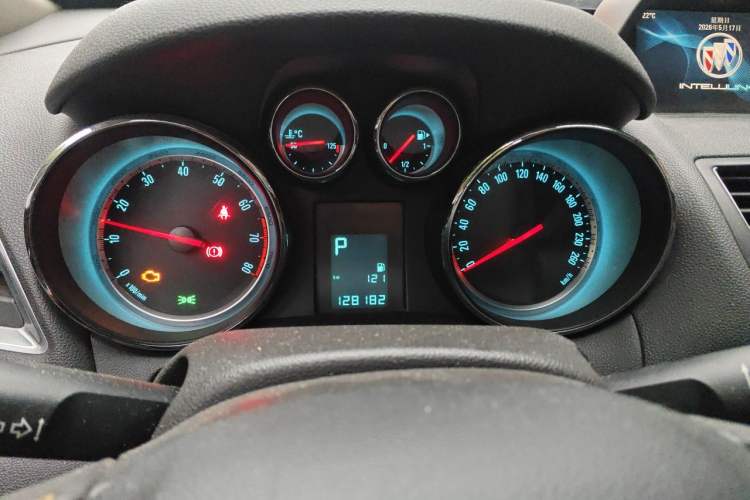 Used Buick Encore 2013 1.4T Automatic Two-Wheel Drive Leading Model Instrument Cluster