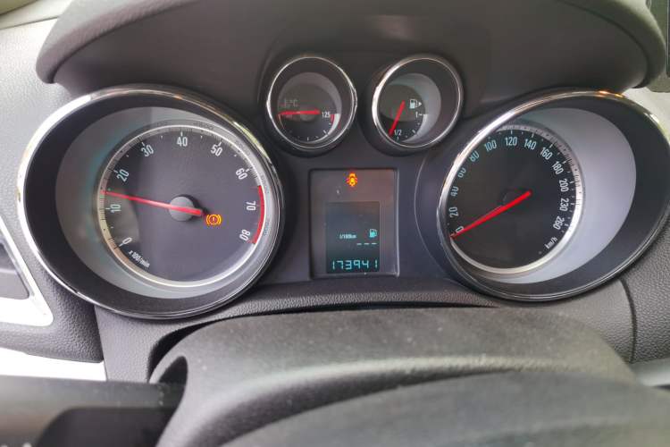 Used Buick Encore 2013 1.4T Manual Two-Wheel Drive Entry Model Instrument Cluster