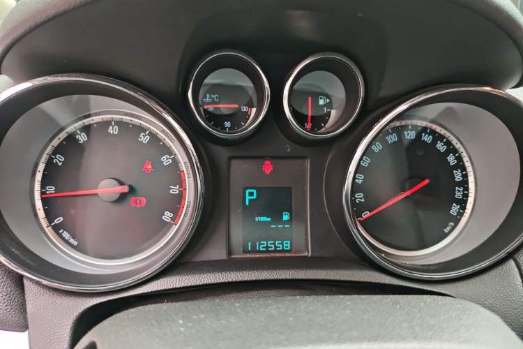 Used Buick Encore 2013 1.4T Automatic Two-Wheel Drive Elite Model Instrument Cluster