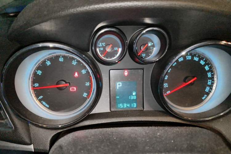 Used Buick Encore 2013 1.4T Automatic Two-Wheel Drive Elite Model Instrument Cluster