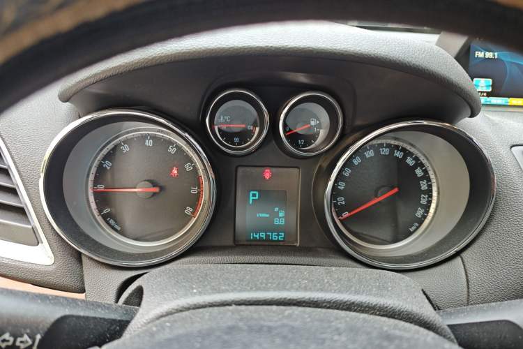 Used Buick Encore 2013 1.4T Automatic Two-Wheel Drive Leading Model Instrument Cluster